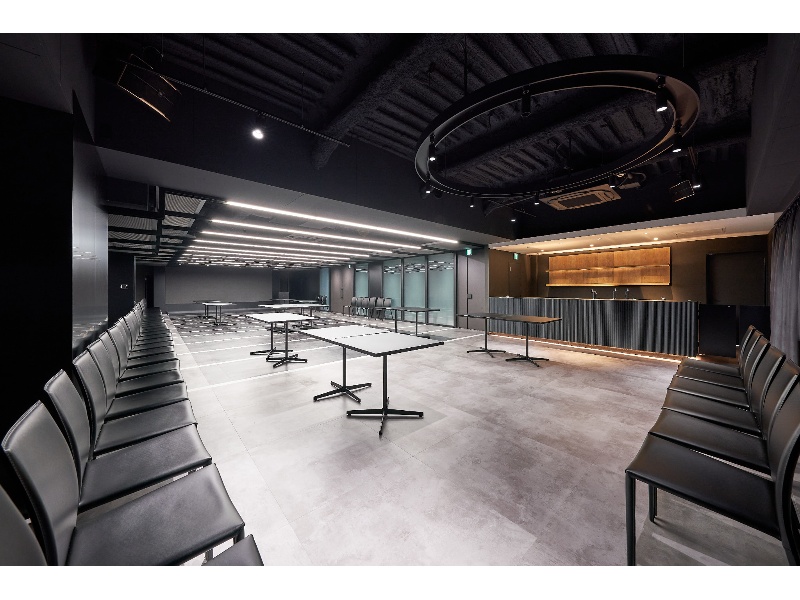 【メインフロア - 半立食レイアウト】- グレイドパーク 新橋駅前8F（銀座口）