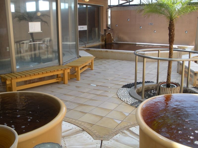 温泉施設「湯の華」を併設しており、ご宿泊のお客様はご滞在中何度でもご利用頂けます