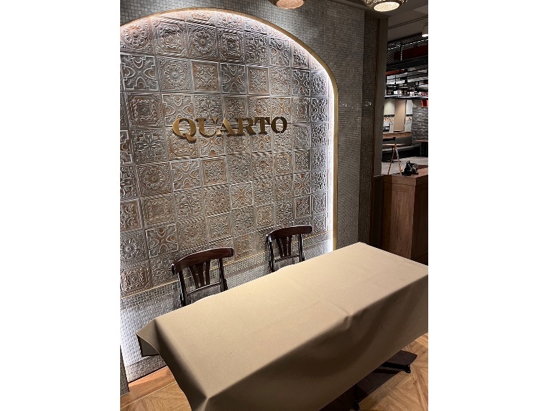 エレベーター降りてすぐのエントランスに受付設置可能。