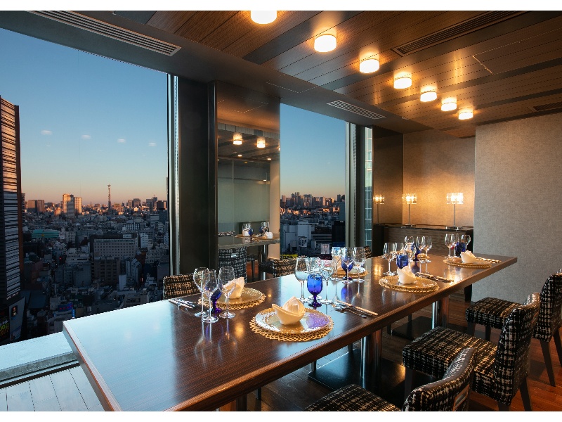 風雅(25F）個室（接待会食・会議）などでご利用いただけます。