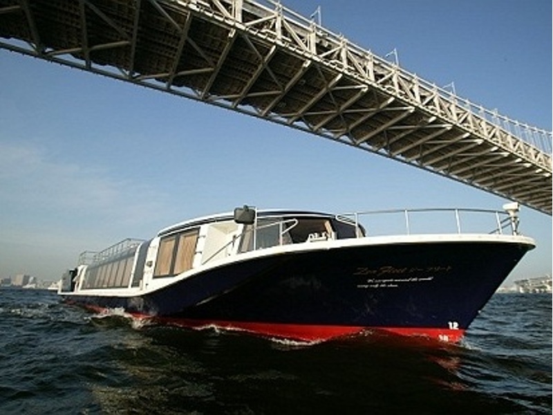 自社クルーズとお料理がセットになったプランもございます