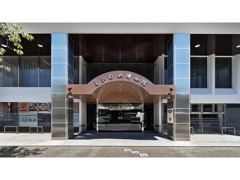 伊予鉄「松山市駅」より徒歩約5分の好立地です。
ビジネス街に位置し、官公庁も徒歩圏内です。