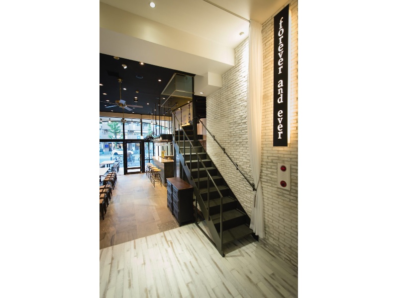  2F控室に続く階段- グレイドパーク恵比寿（旧：EBISU SHOW ROOM［エビスショールーム］）の写真