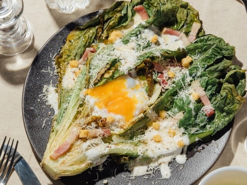 ロメインレタスのグリルシーザーサラダ / Grilled Caesar Salad
