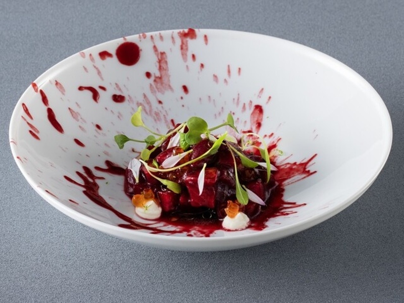 サーモンマリネ ビーツのソース