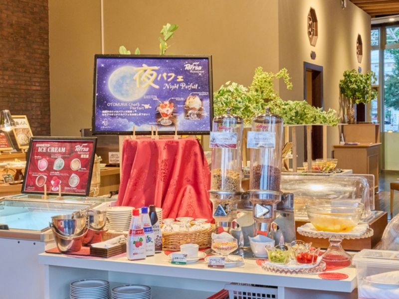 【紅ずわい蟹と旬の味覚】カニ食べ放題付きディナービュッフェ☆朝食ビュッフェで満腹２食付きプラン
