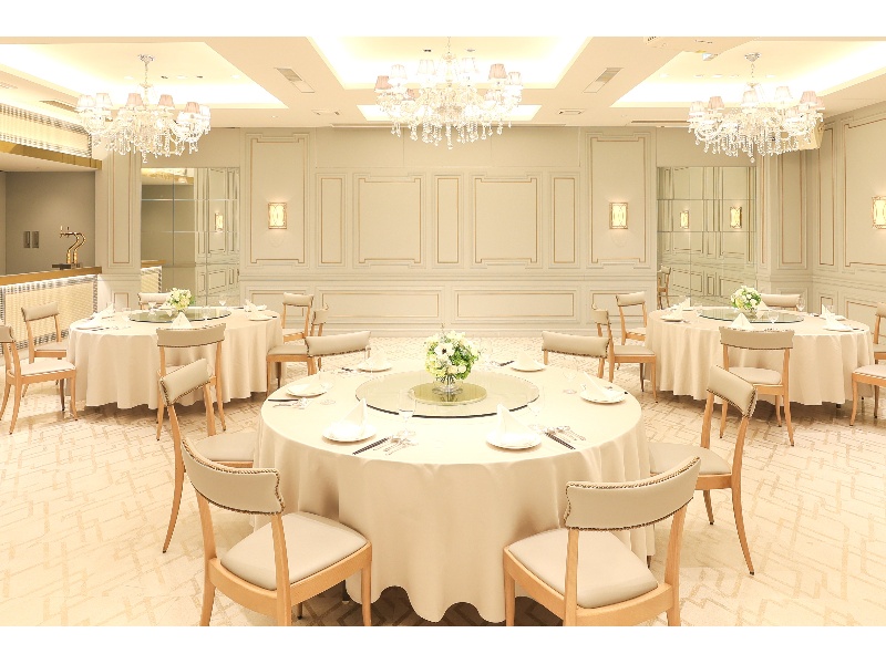 クラブガーデン
3卓レイアウト
最大54名様まで