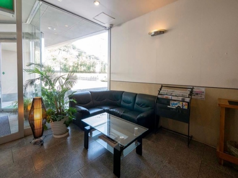 「ロビー」
新聞なども回覧いただけます。
ゆったりお寛ぎください。