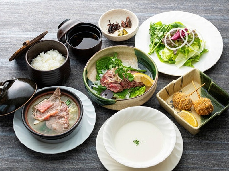 厳選した国産食材のみを使用。素材の良さを活かしたシンプルながらも奥深い味わいが、お客様の舌を唸らせます。