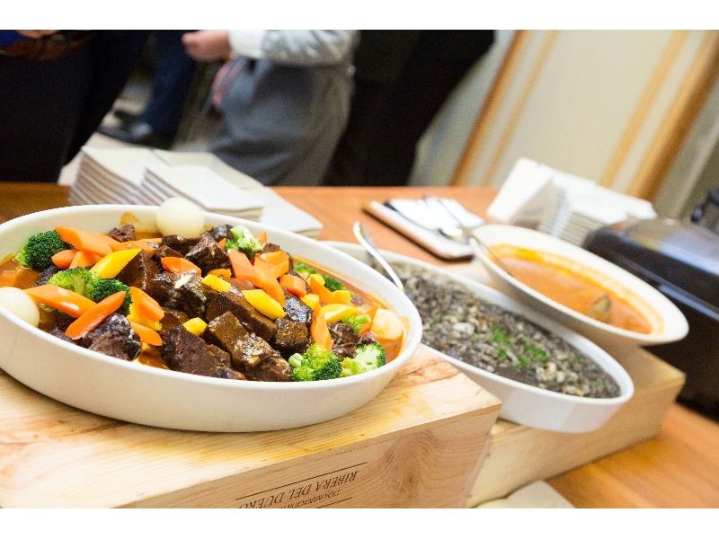 口コミでも人気な結婚式のお料理を作るシェフがビュッフェのお料理を作ります♪