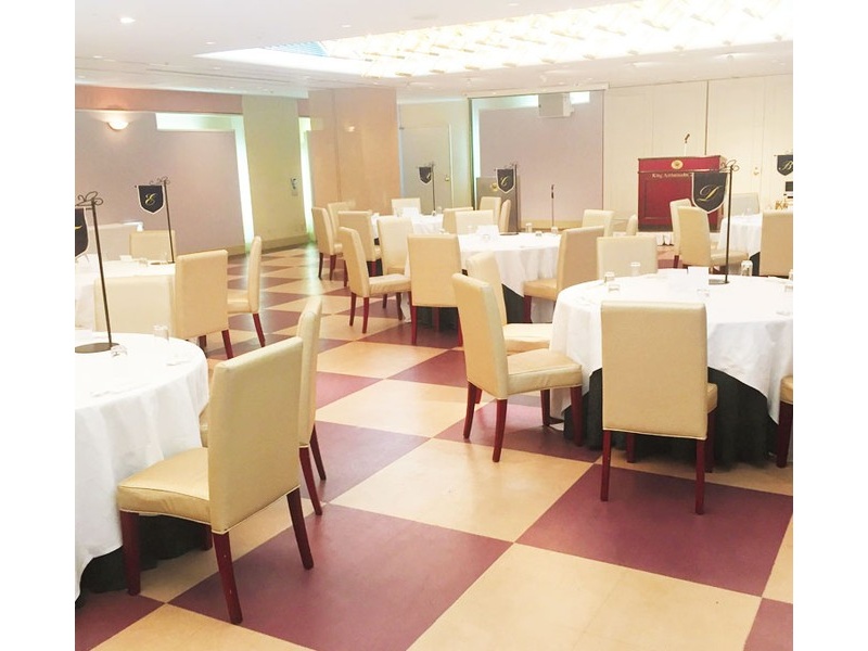プリンス　224㎡/3階

収容人数
円卓ブッフェ 9卓（72名）/正餐 9卓（63名）
立食80名
スクール108名（3名掛け時）