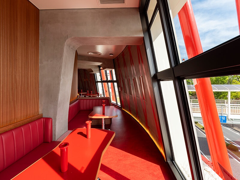 昼夜で表情を変える神戸港の絶景。
デイタイムからナイトシーンまで、時間帯を選ばず楽しめるパーティー空間です。