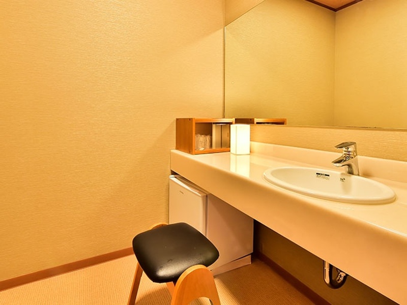 洗面台
車椅子のまま使用出来ます。