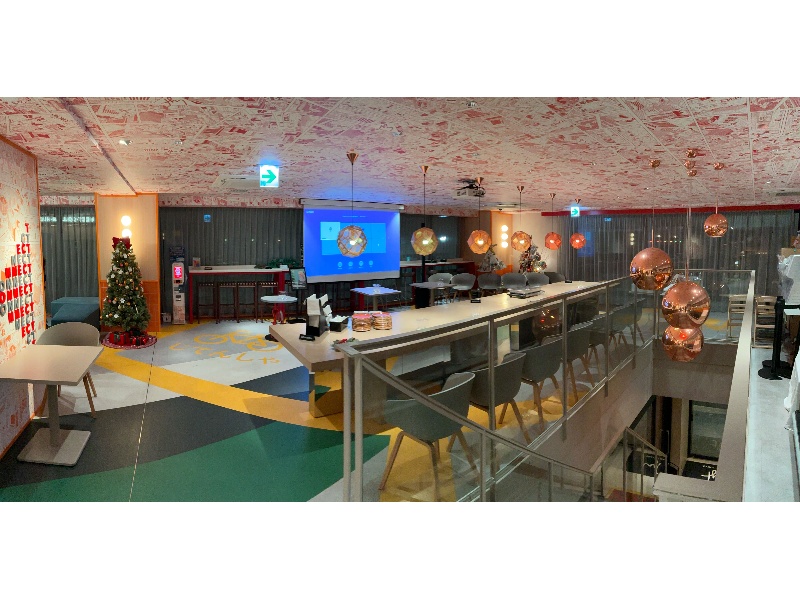 メイン会場　立食