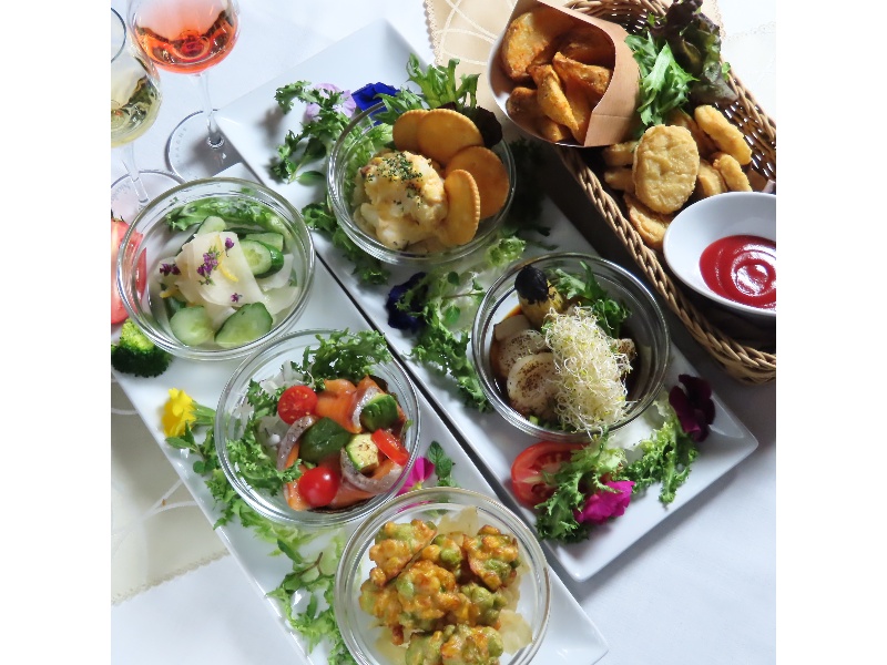 【立食限定】フリードリンク2時間付 5,000円(込)プラン