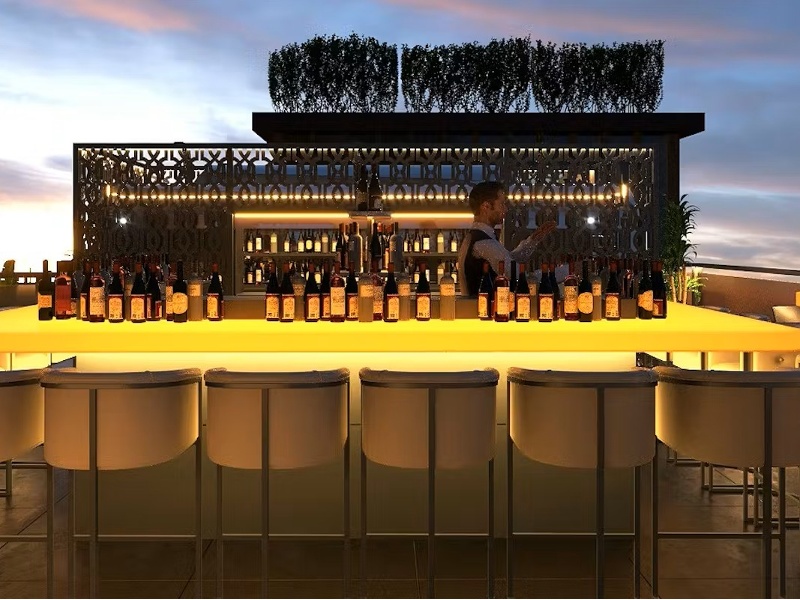 400種類のワインとソムリエの提案で、記念日や接待にふさわしい特別な時間を演出いたします。