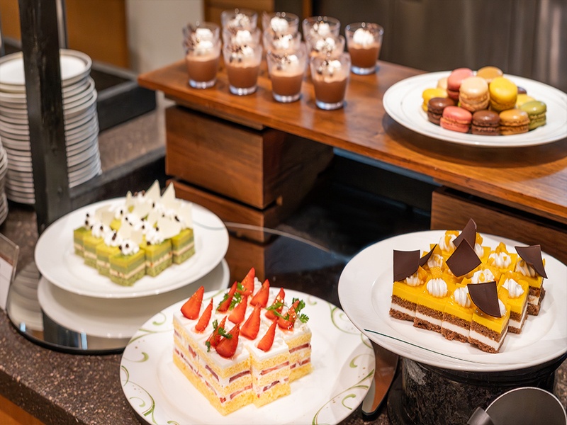 ご会食・キックオフ・同窓会・結婚式二次会などに。
日本庭園を望みながら広々とした店内を貸切でご利用いただけるパーティープランをご用意しております