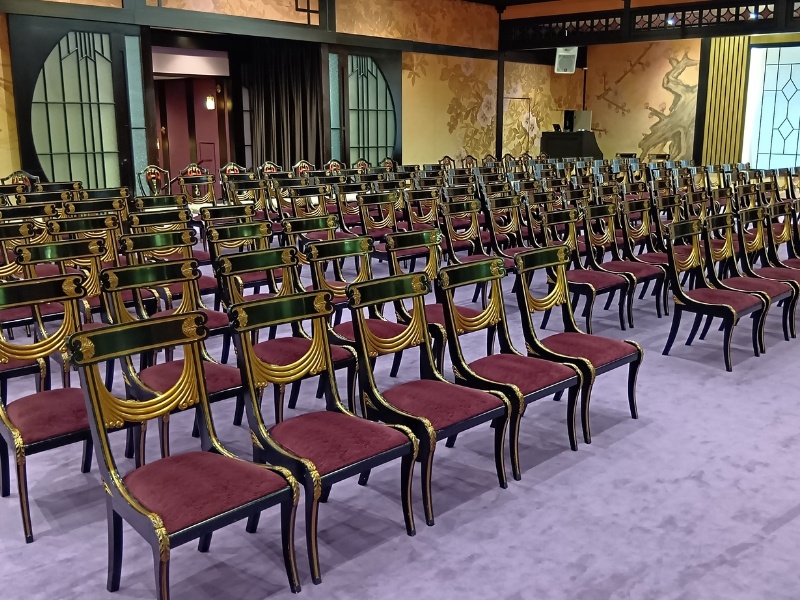 【4階：豊明】シアター150席
常設ステージもあり、表彰式などのセレモニーに最適