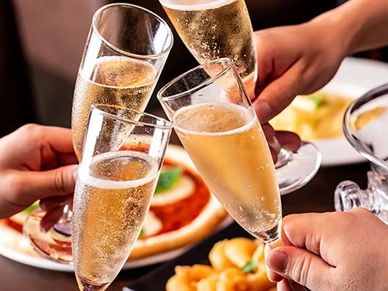 【お料理４品】「貸切パーティープラン」2h飲み放題！遊び放題♪歌い放題♪おつまみ程度ならコレ◎