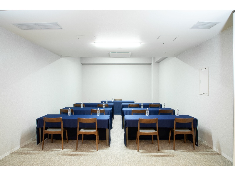 3階「会議室」38㎡ スクール形式