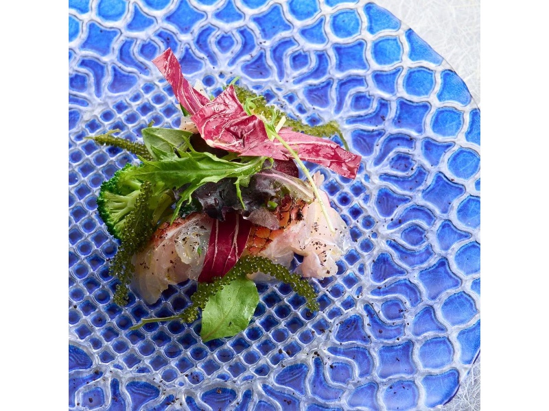 【通年利用可】取引先との接待ランチや懇親ディナーに。上質食材と彩り豊かな盛り付けで特別感を演出します。
　コース「 SERA-夕暮れ- 」プラン