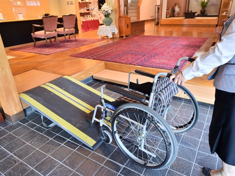 車椅子貸出OK
車椅子はご滞在中、館内や外出時にも貸し出し可能です。お気軽にお声がけください。