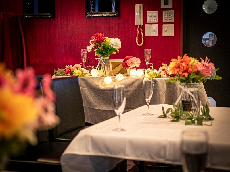 大人数での貸切パーティーも承ります！決起集会や打ち上げ、同窓会、結婚式二次会など、様々なシーンでぜひご利用ください。