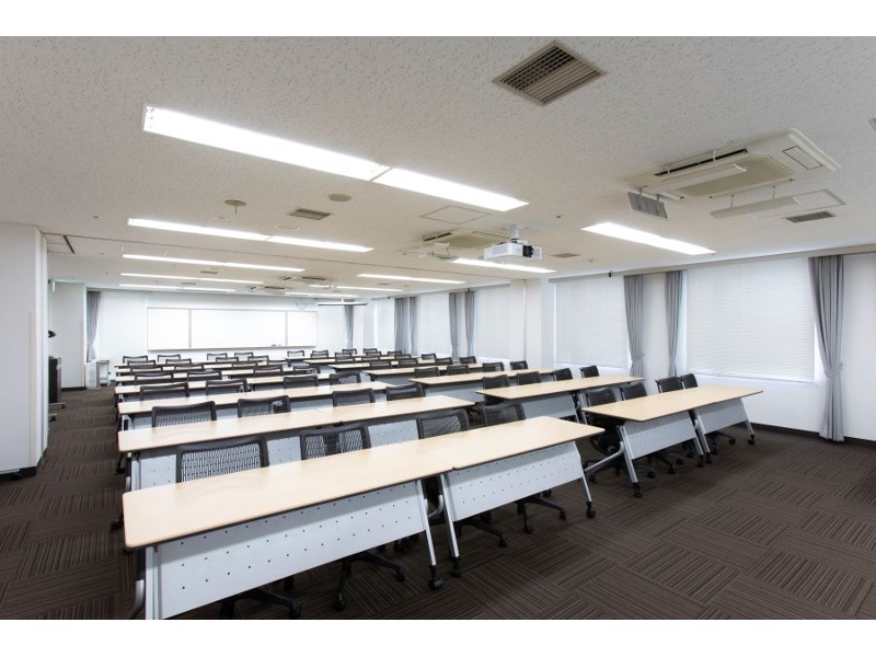 大研修室Ａ(135㎡)＜スクール72名＞