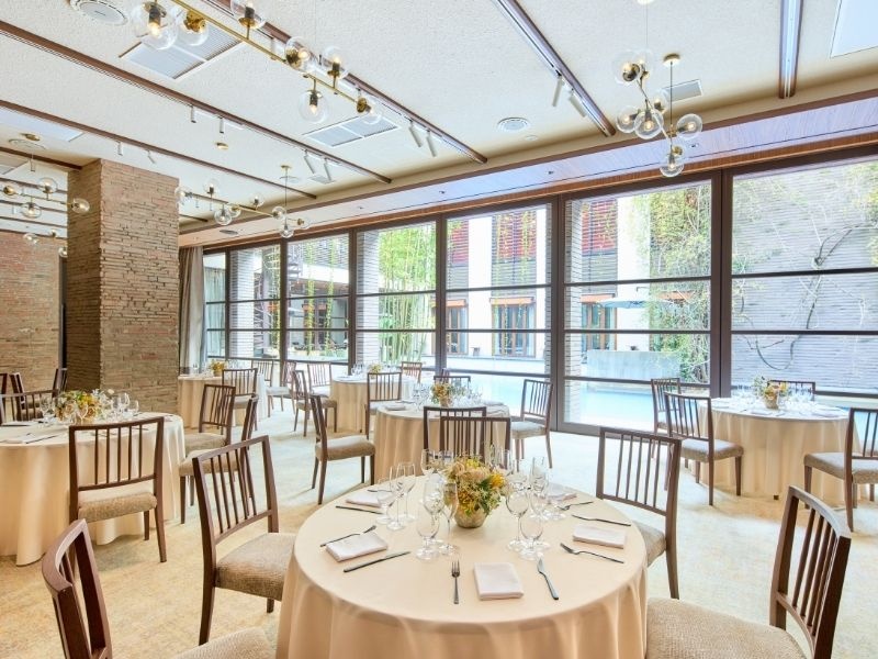 THE TERRACE DINING（立食160名/着席90名）