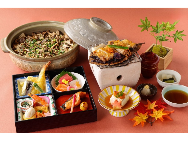 秋の集いの是非 秋のおもてなし【箱膳】
