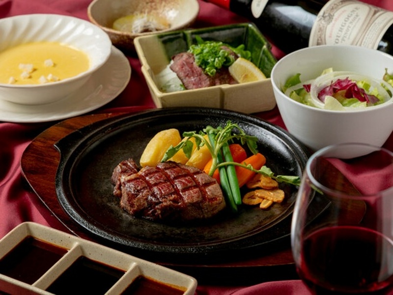 伝統の製法を守りながら、現代風にアレンジした新感覚の味わい。懐かしさと新しさが融合した、ここでしか味わえない逸品。