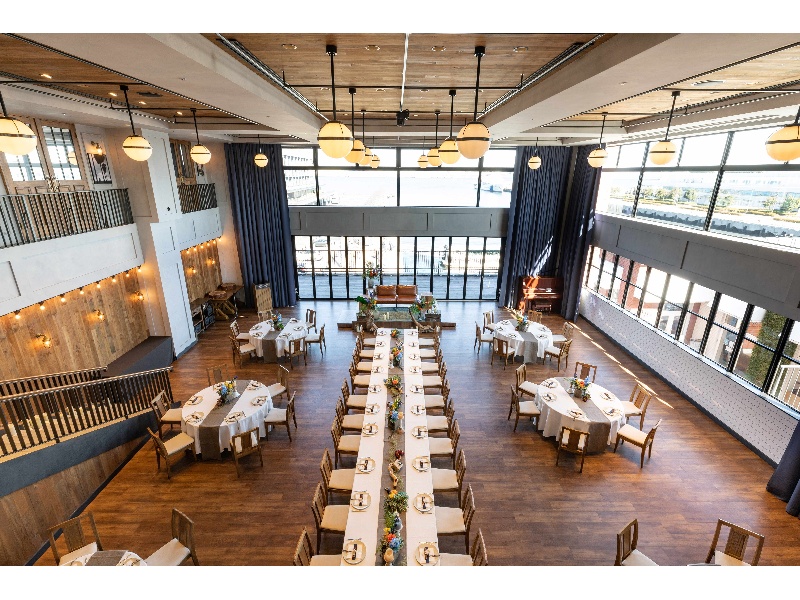 横浜の歴史を語る赤レンガやハンマーヘッドにも近い好立地
国際会議や訪日外国人様へもお勧めしやすい場所です