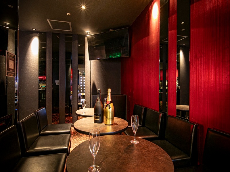 ◆大人数の貸切にも◎
貸切：最大50名様前後で貸切パーティーも可能！結婚式二次会、各種宴会に