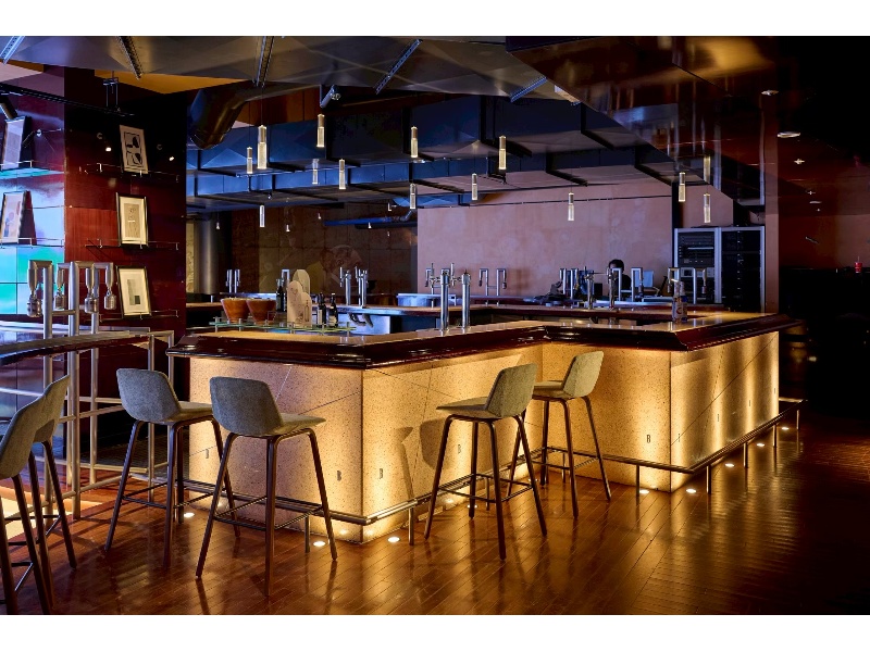 レトロ＆シックなデザインが居心地の良い空間設計