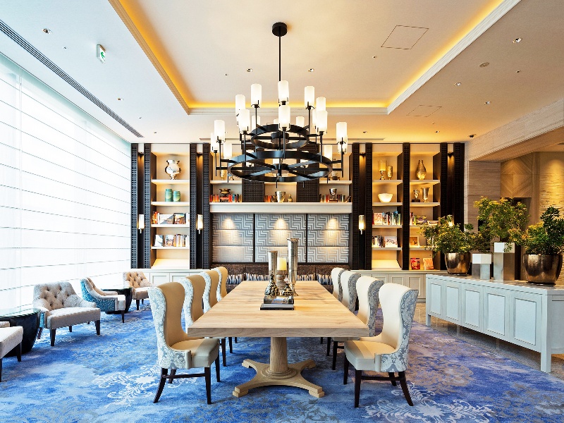 ホテル　ロビーラウンジ