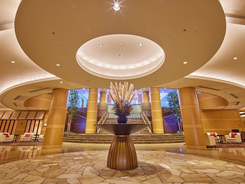 ロビー
ゲストを温かく迎える瀟洒な空間