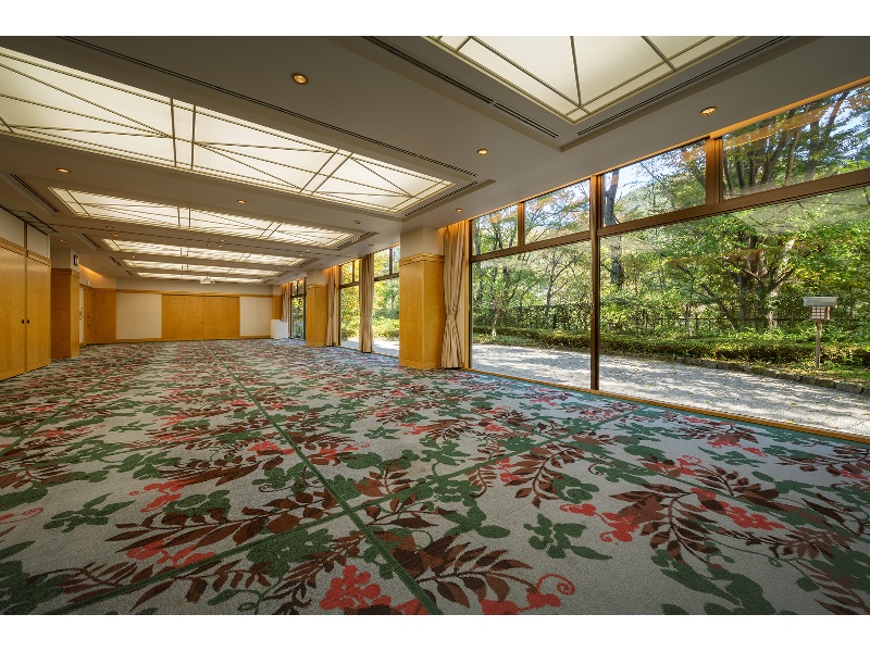 中宴会場（2分割可）