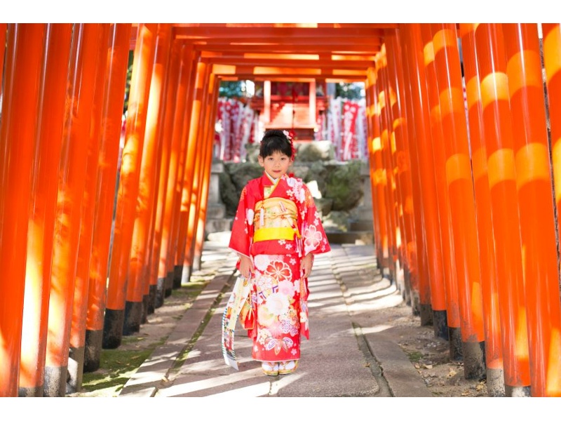 人生儀礼-祈祷-プラン（初宮詣・十三参り・成人式・卒業式）
若宮八幡社での祈祷にスタジオ写真がついたプラン