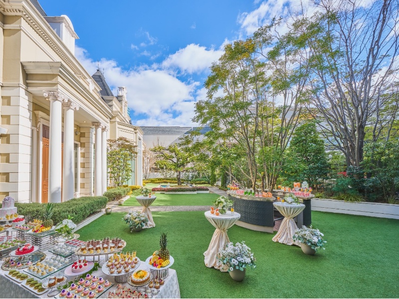 ◆1F・シャトー･シャンパーニュ邸(ガーデン)
天井高　6.5m
バンケット面積　325㎡

正餐：160名様
立食：280名様
スクール：130名様
シアター：200名様
