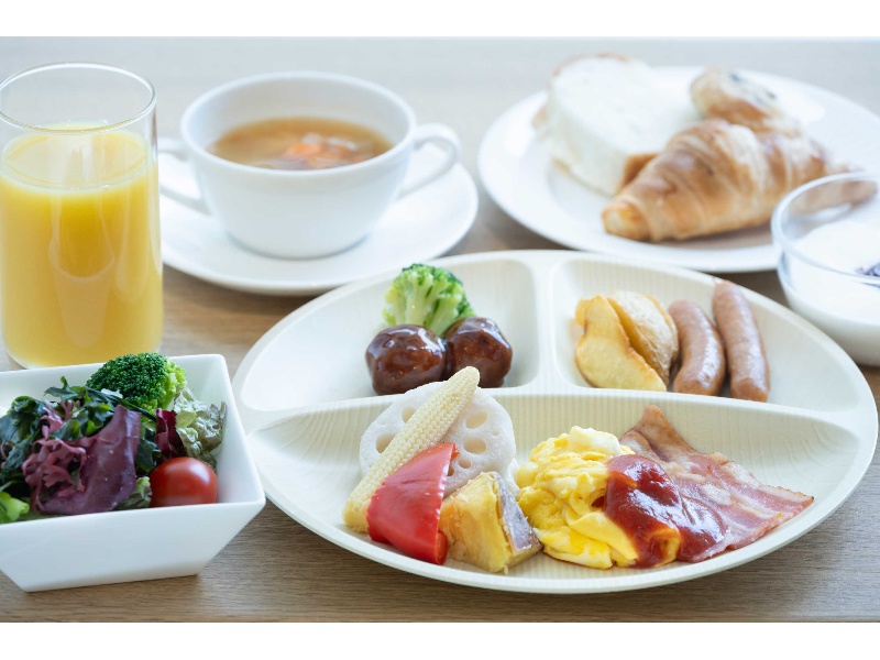 ●朝食例（予約制）▶ビュッフェ形式でご提供いたします。