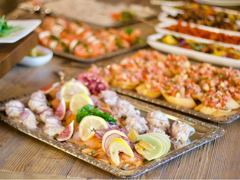 【歓送迎会プラン】〈ビュッフェ〉スタイルに合わせて選べるお料理+2時間飲み放題