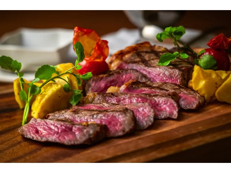 【全5品で5,500円】特選牛ロース,飲み放題付きの特別プラン