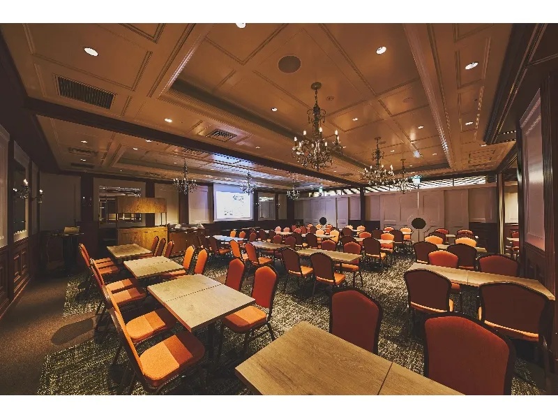 照明DOWN Ver/入口後方からの全体写真
明るめ⇔暗め　調光可能