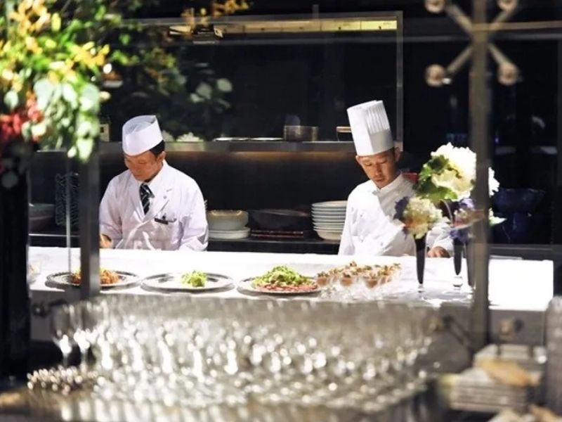 内観（ビュッフェ台・バーカウンター）