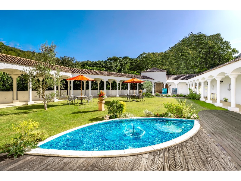 パーティ会場にはプライベートガーデンも併設されている。