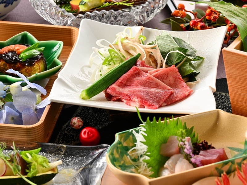 地産地消にこだわり、丁寧に調理した郷土会席。
素材の味を大切にした優しい味わいをご堪能ください。