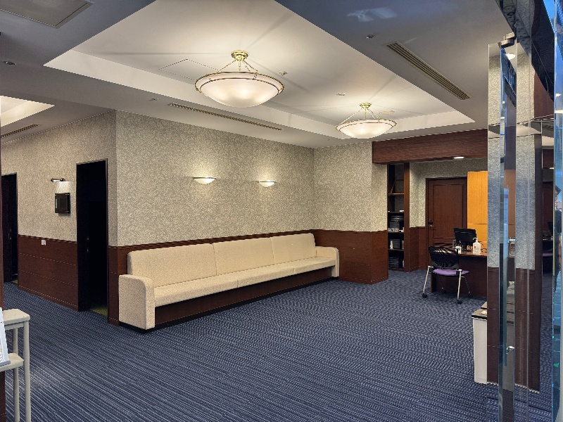 うめだMホール　ロビー