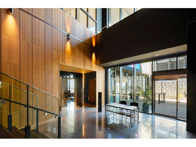 【SPACE EASTホワイエ】