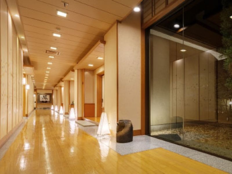 会食処「四季亭」