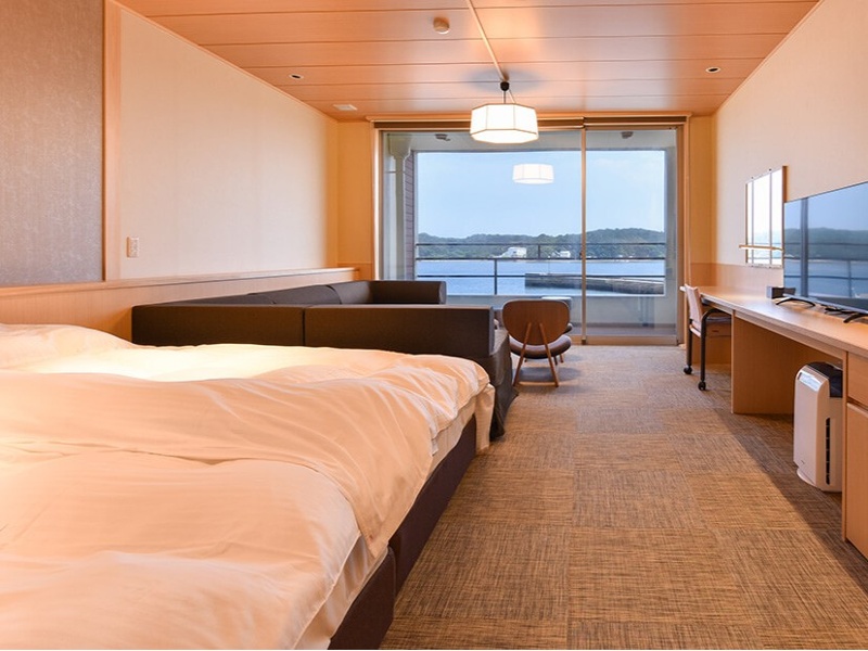 海の見えるバルコニー付特別室